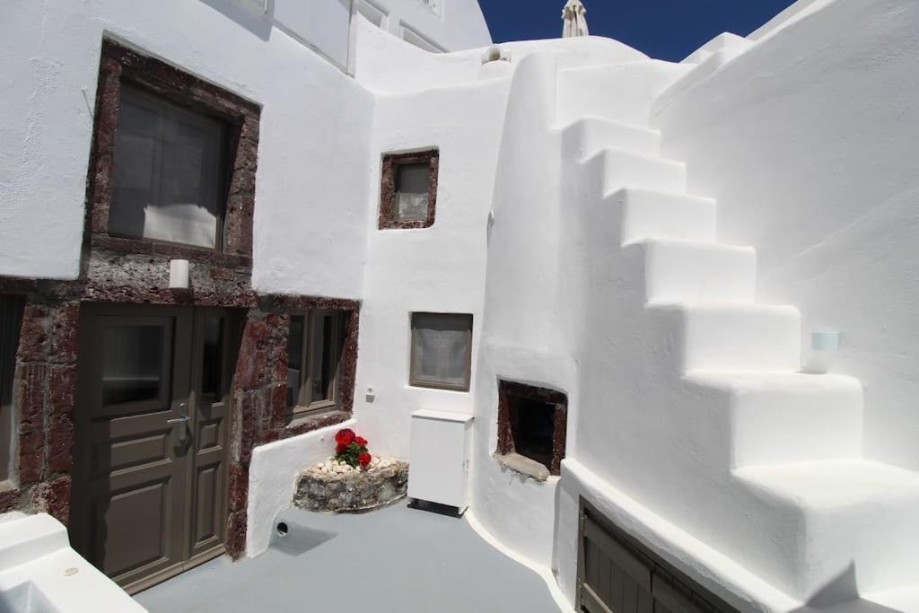 Astrea Suites "Ostria Cave Villa-Outdoor Jacuzzi" Oía Dış mekan fotoğraf